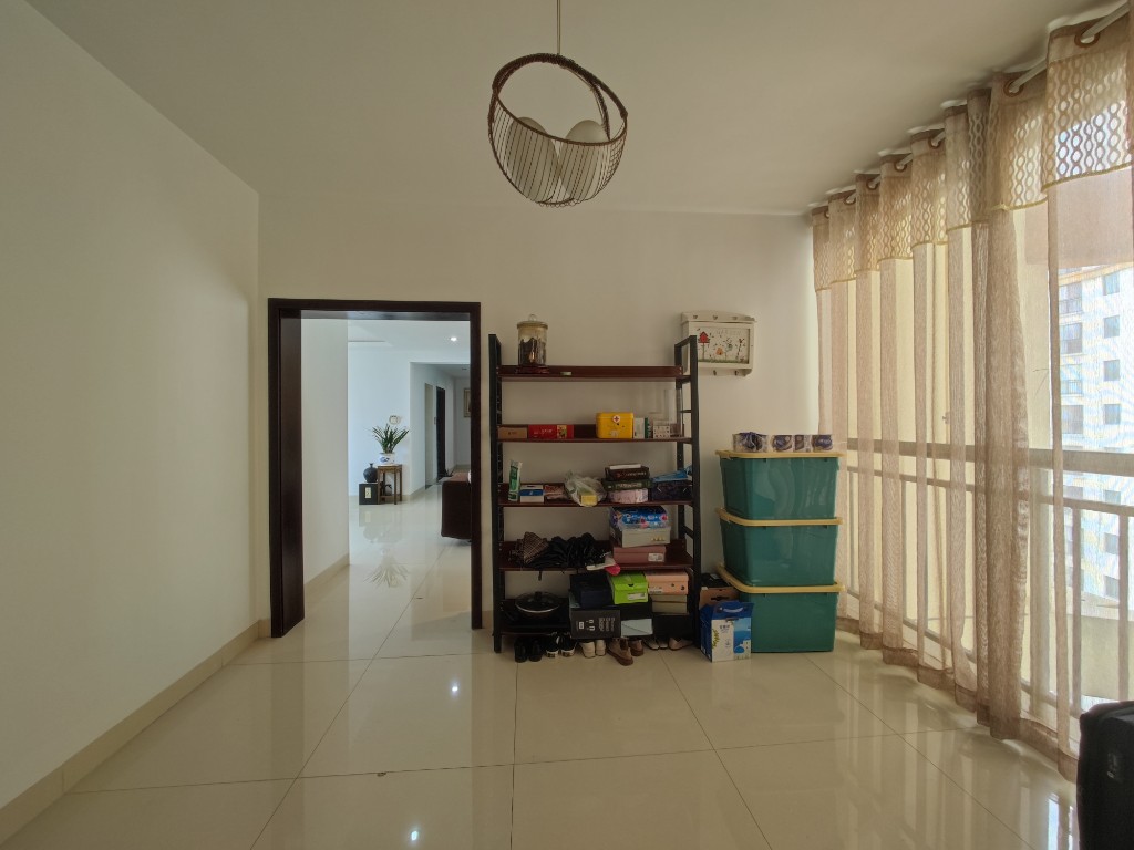 经世皇城 3室2厅2卫 120.0万 经世皇城 3室2厅2卫 120.0万客厅