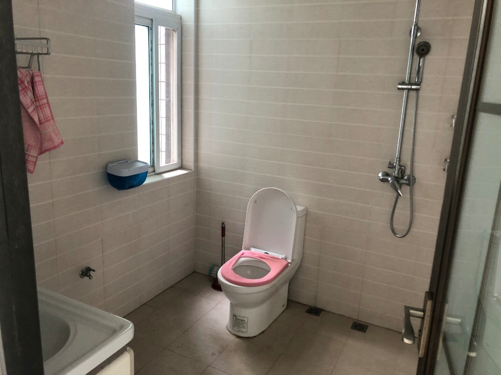 印象华都 4室2厅2卫 66.8万 印象华都 4室2厅2卫 66.8万客厅