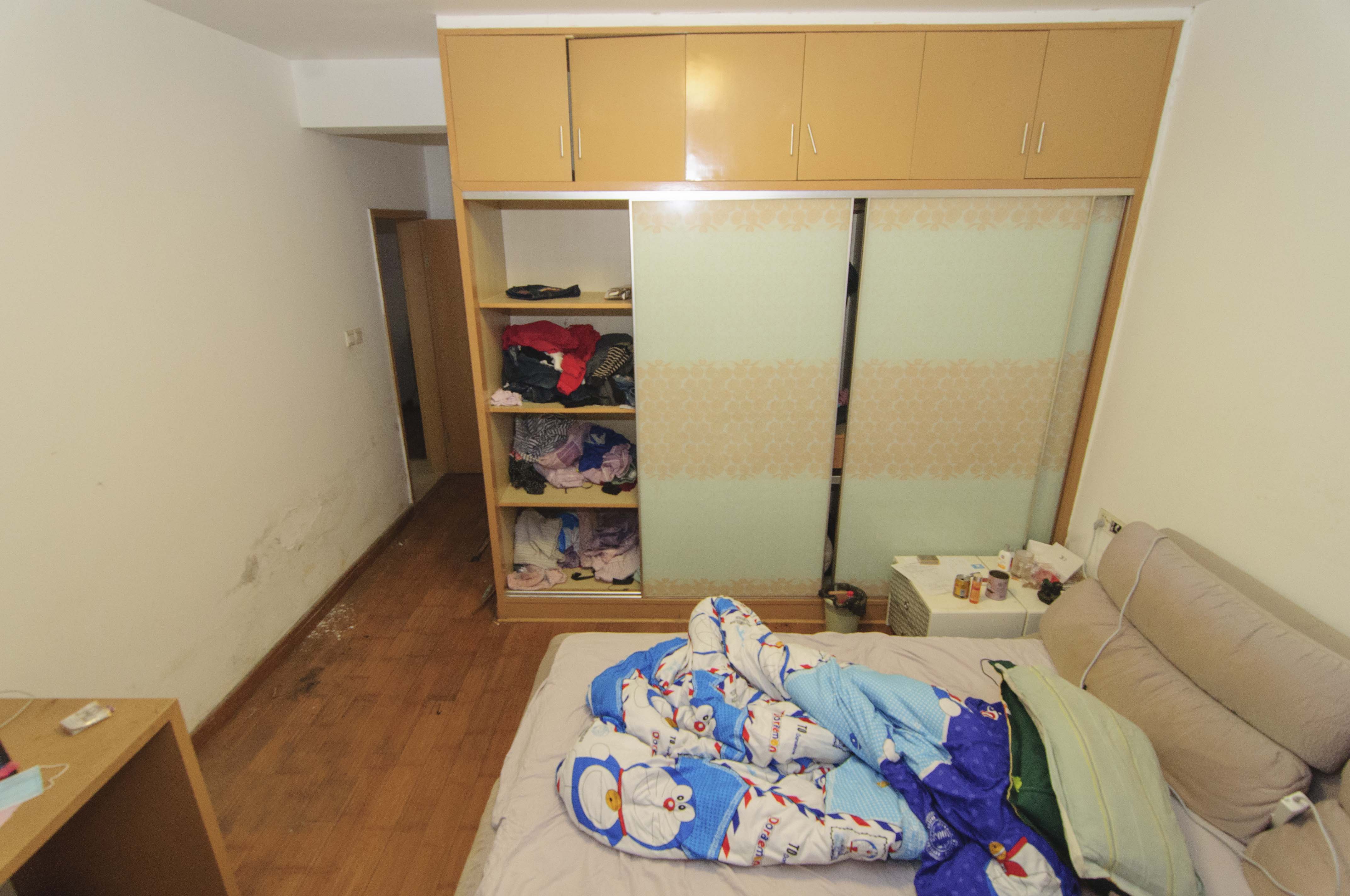 金碧文华  3室2厅2卫   78.00万卧室