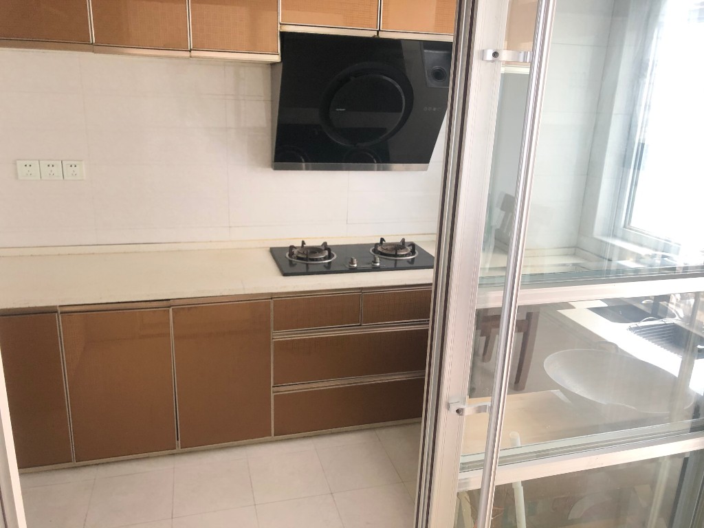 印象华都 4室2厅2卫 66.8万 印象华都 4室2厅2卫 66.8万客厅