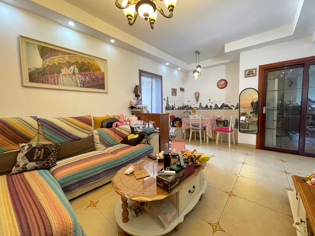 美的城二期 2室2厅1卫 43.8万 美的城二期 2室2厅1卫 43.8万客厅