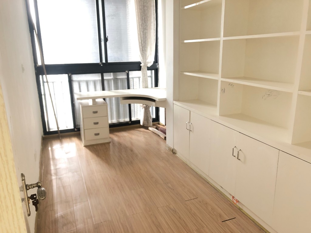 印象华都 4室2厅2卫 66.8万 印象华都 4室2厅2卫 66.8万客厅