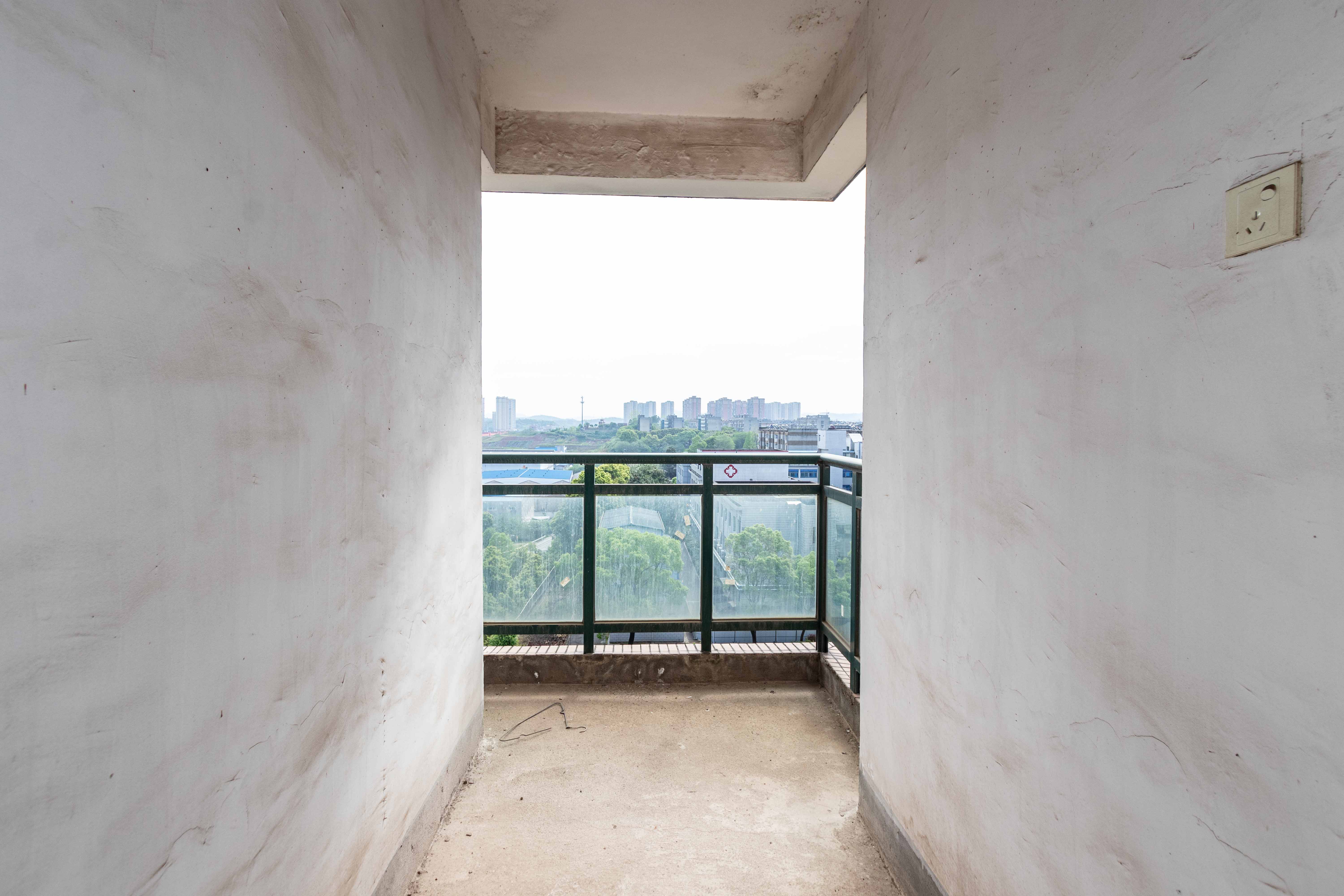 鑫天山城明珠 4室2厅1卫 83.0万 鑫天山城明珠 4室2厅1卫 83.0万客厅