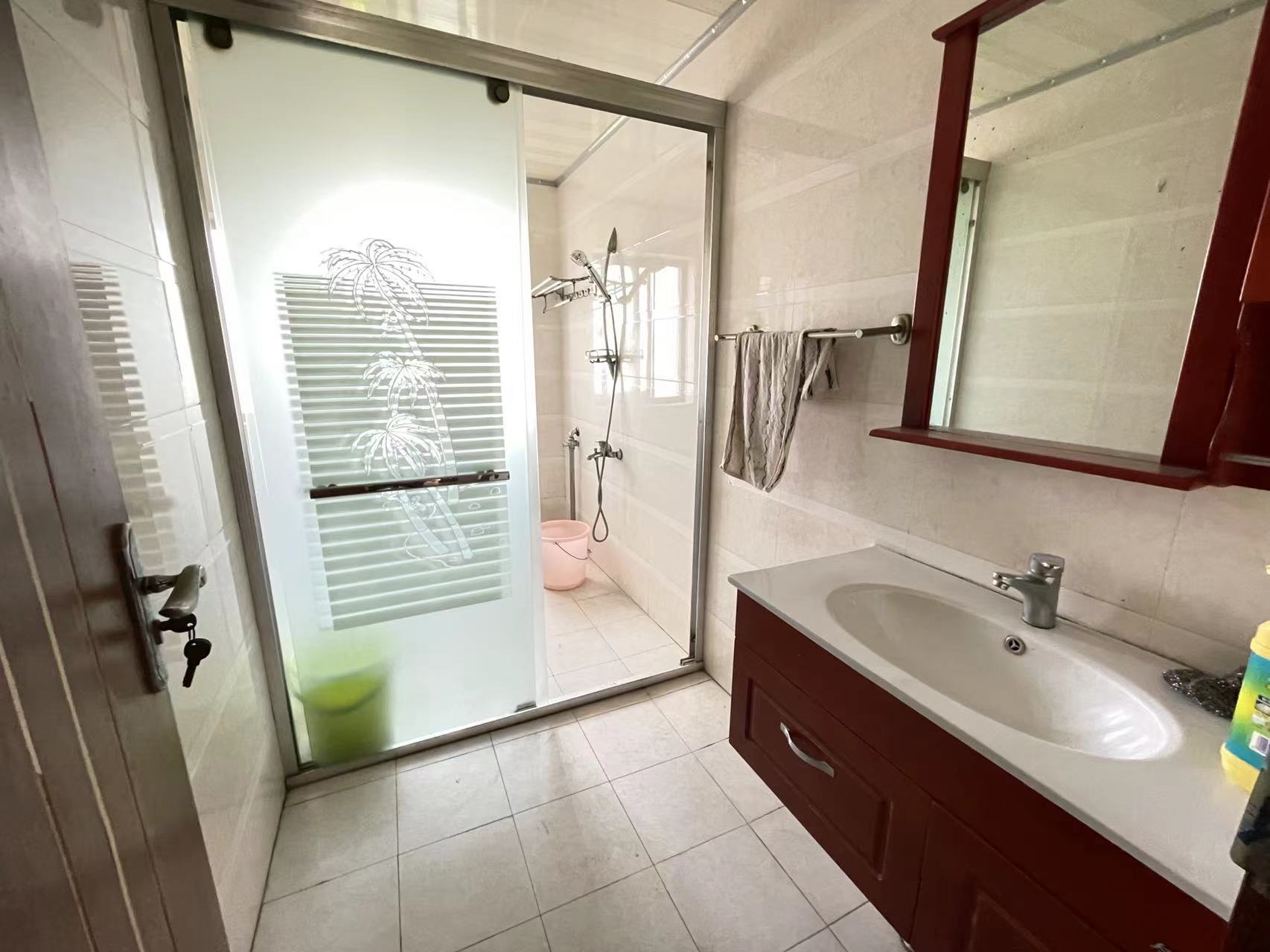 香山美境 3室2厅2卫 68.0万 香山美境 3室2厅2卫 68.0万客厅