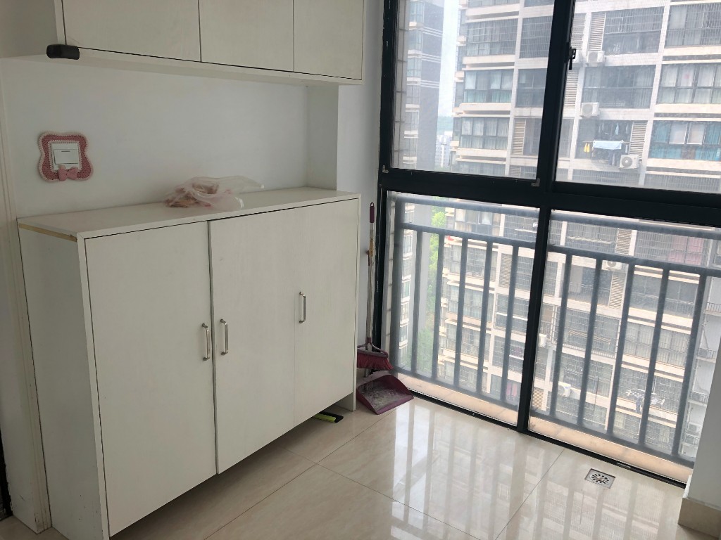 印象华都 4室2厅2卫 66.8万 印象华都 4室2厅2卫 66.8万客厅