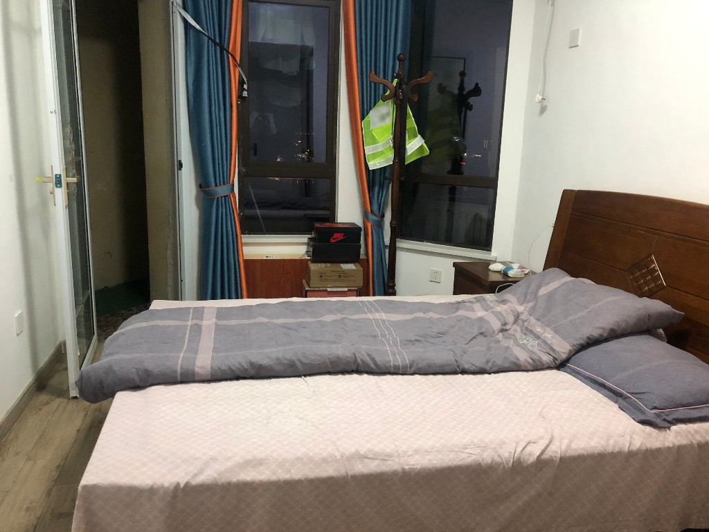 翡翠公园(北大资源) 3室2厅2卫 101.0万 翡翠公园(北大资源) 3室2厅2卫 101.0万客厅