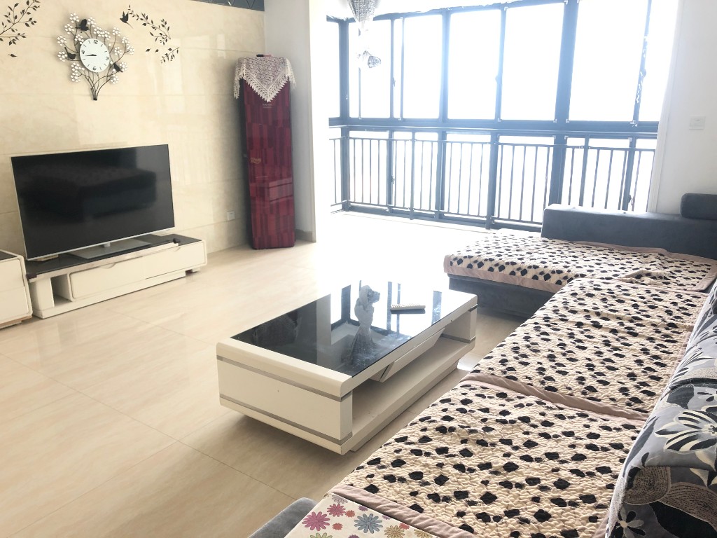 印象华都 4室2厅2卫 66.8万 印象华都 4室2厅2卫 66.8万客厅