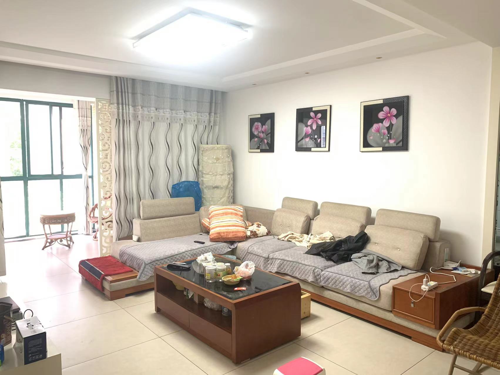 共和城 3室2厅2卫 85.0万 共和城 3室2厅2卫 85.0万客厅