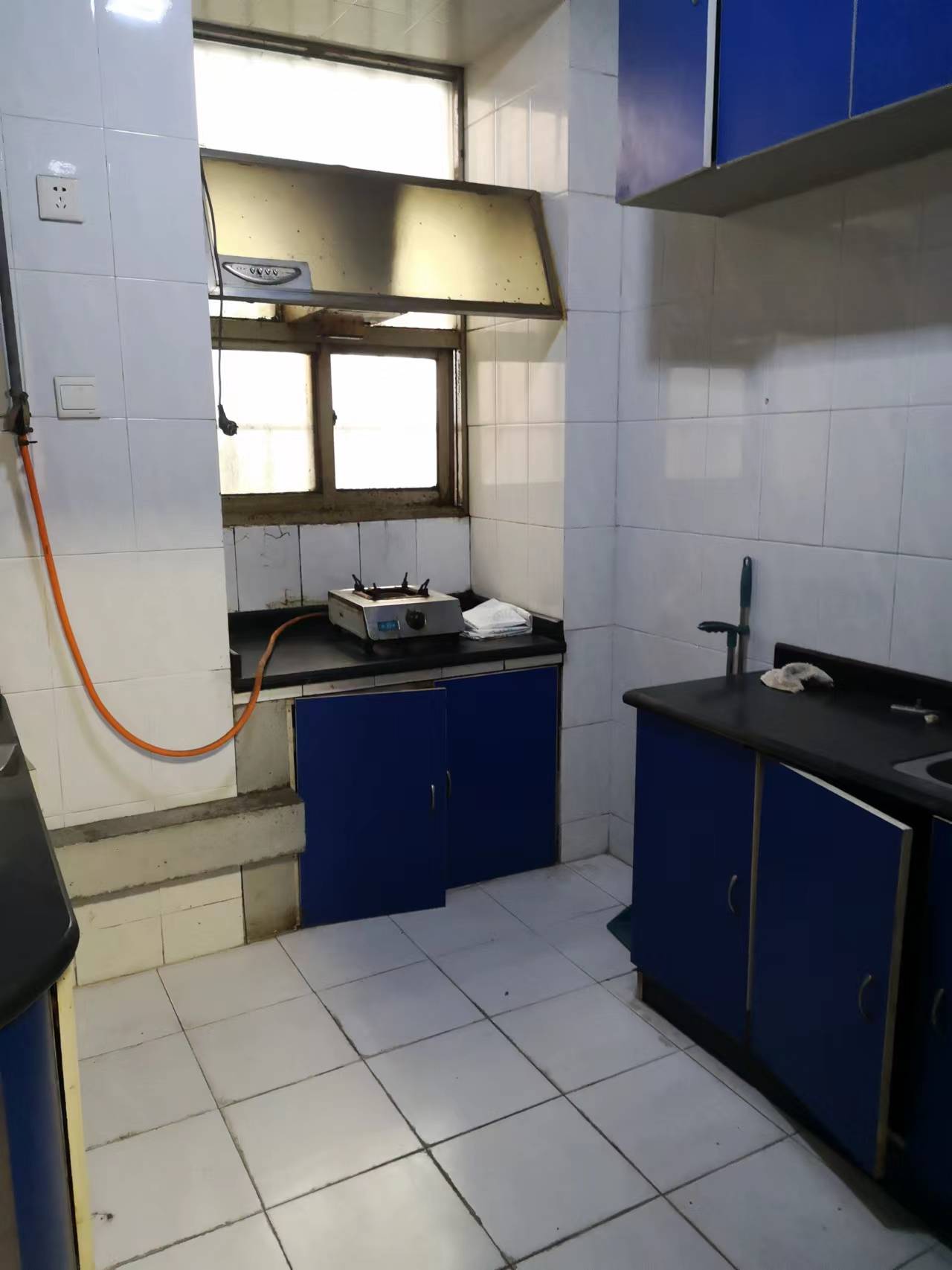 房地产大厦 3室2厅1卫 73.0万 房地产大厦 3室2厅1卫 73.0万客厅