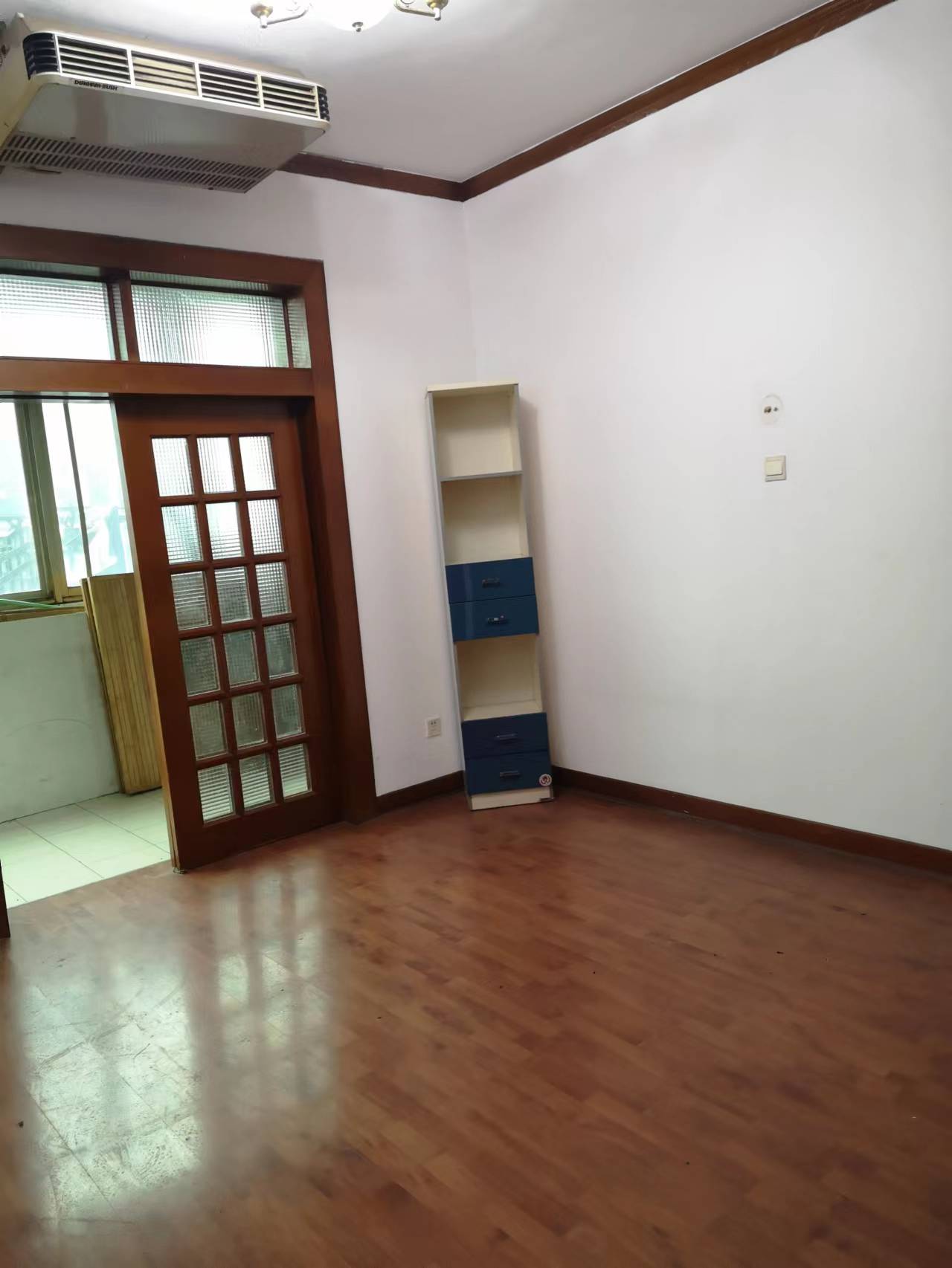 房地产大厦 3室2厅1卫 73.0万 房地产大厦 3室2厅1卫 73.0万客厅