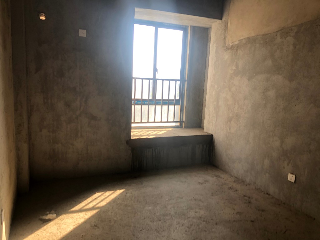 荷塘观邸 4室2厅1卫 63.00万 荷塘观邸 4室2厅1卫 63.00万客厅