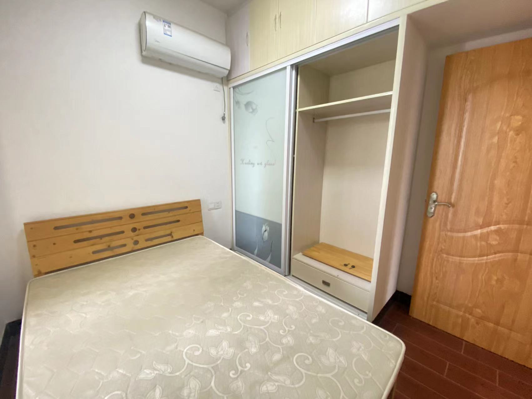 奥园广场 3室2厅2卫 78.0万 奥园广场 3室2厅2卫 78.0万客厅