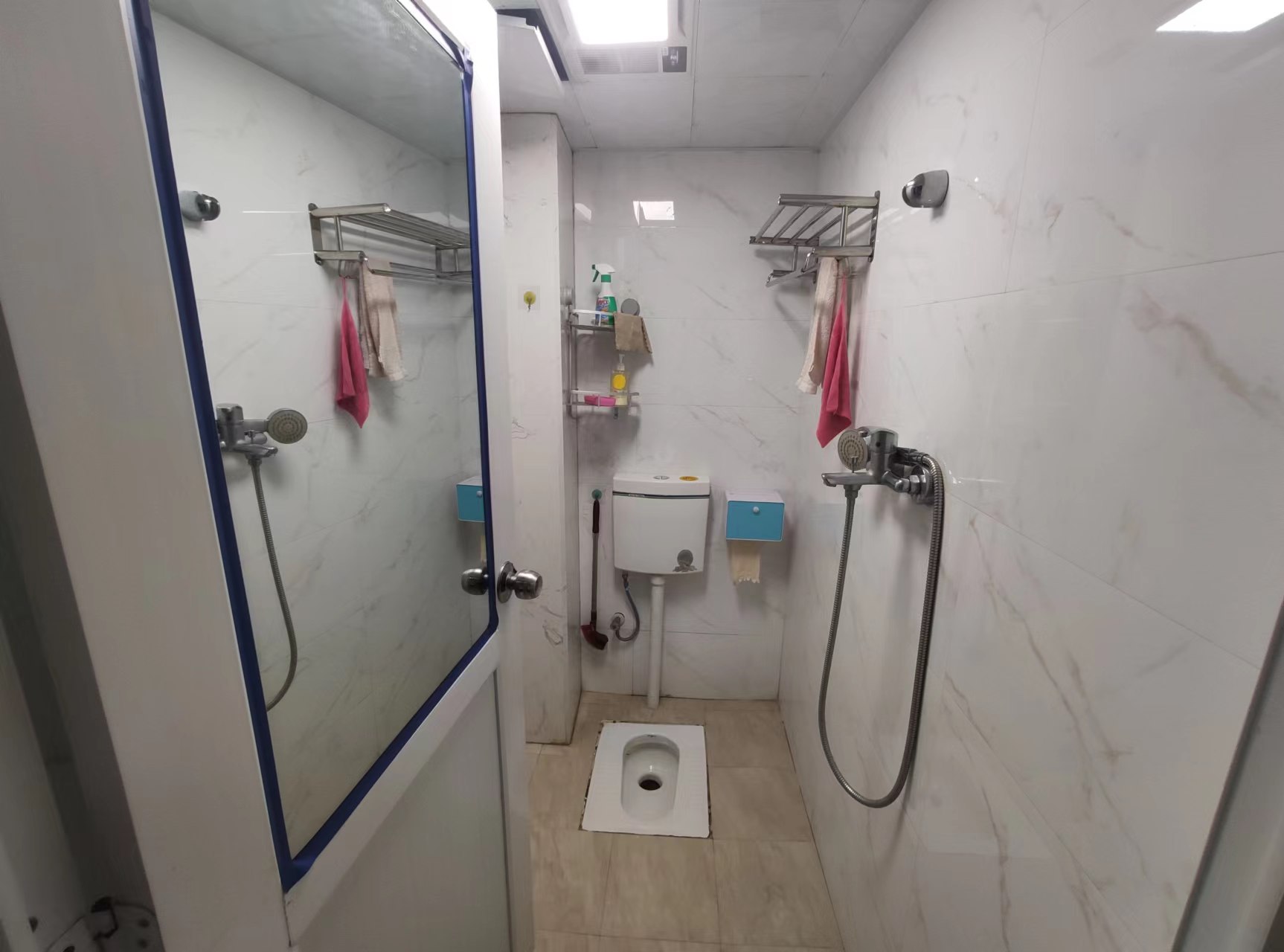 新华二村 2室1厅1卫 30.0万 新华二村 2室1厅1卫 30.0万客厅