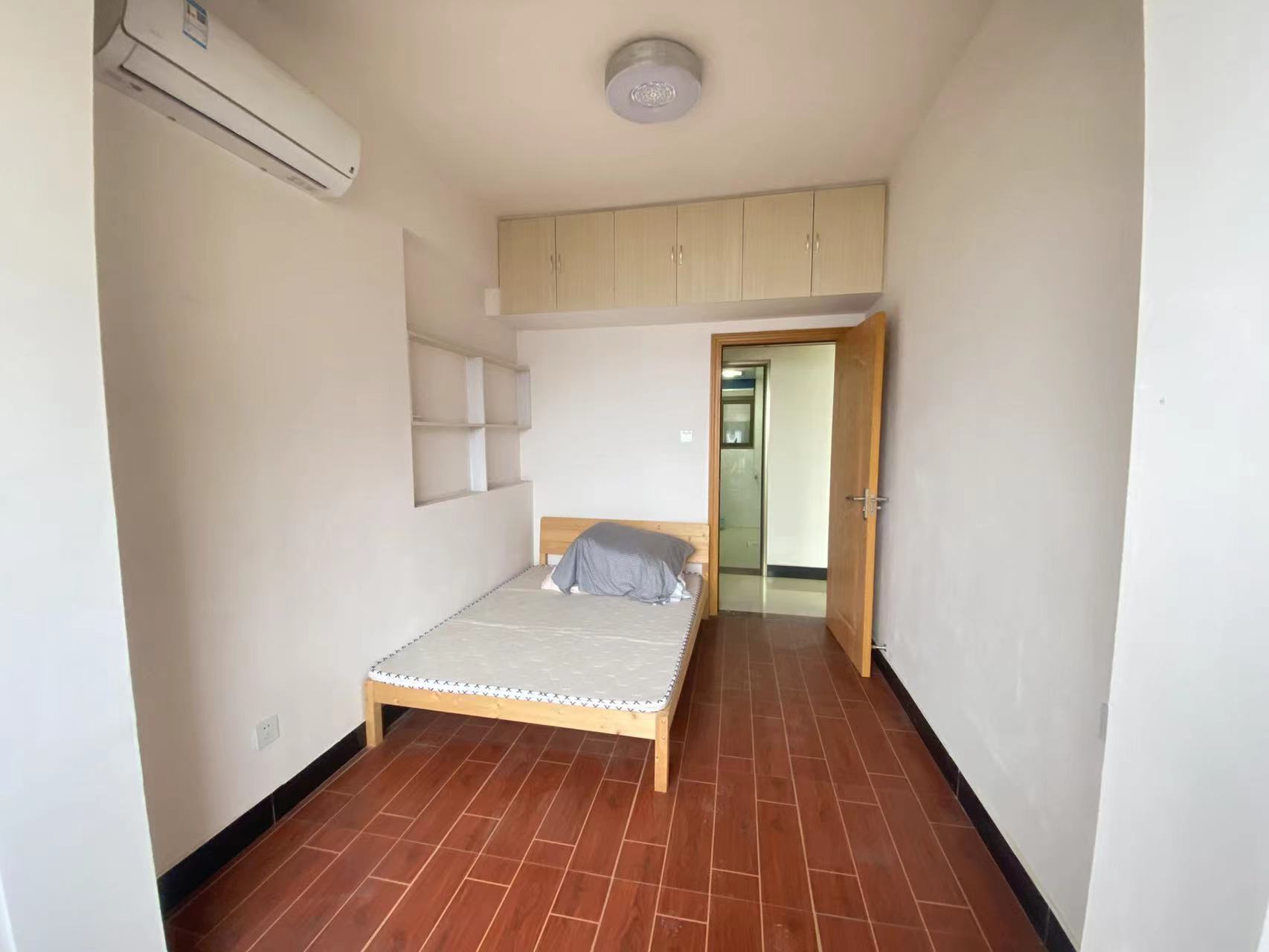 奥园广场 3室2厅2卫 78.0万 奥园广场 3室2厅2卫 78.0万客厅