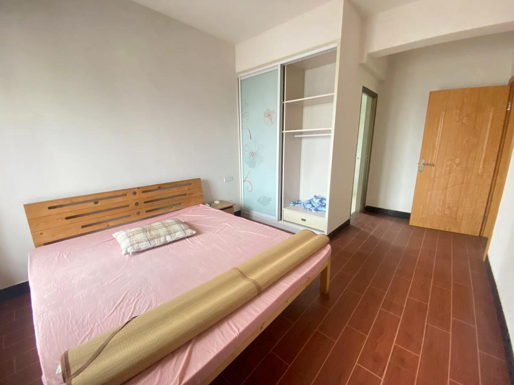 奥园广场 3室2厅2卫 78.0万 奥园广场 3室2厅2卫 78.0万客厅