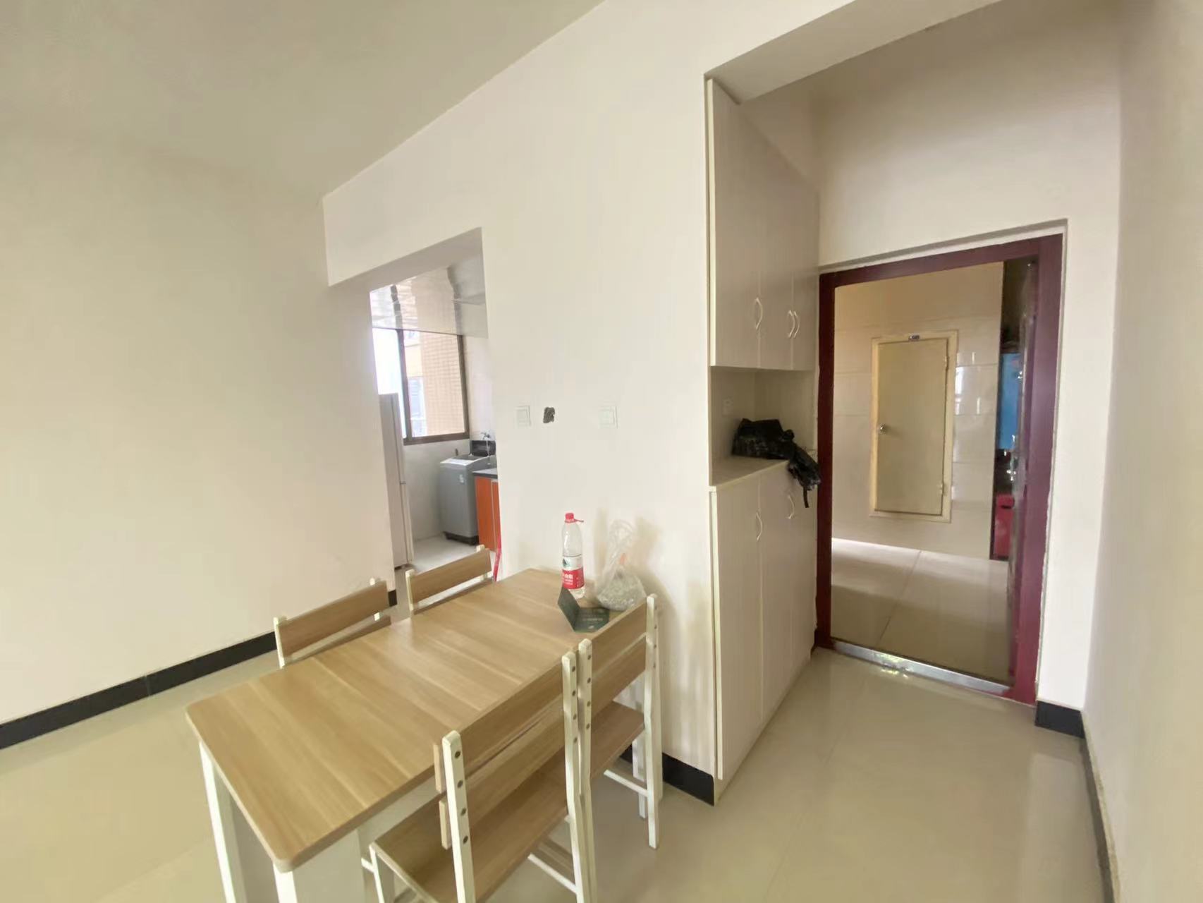 奥园广场 3室2厅2卫 78.0万 奥园广场 3室2厅2卫 78.0万客厅