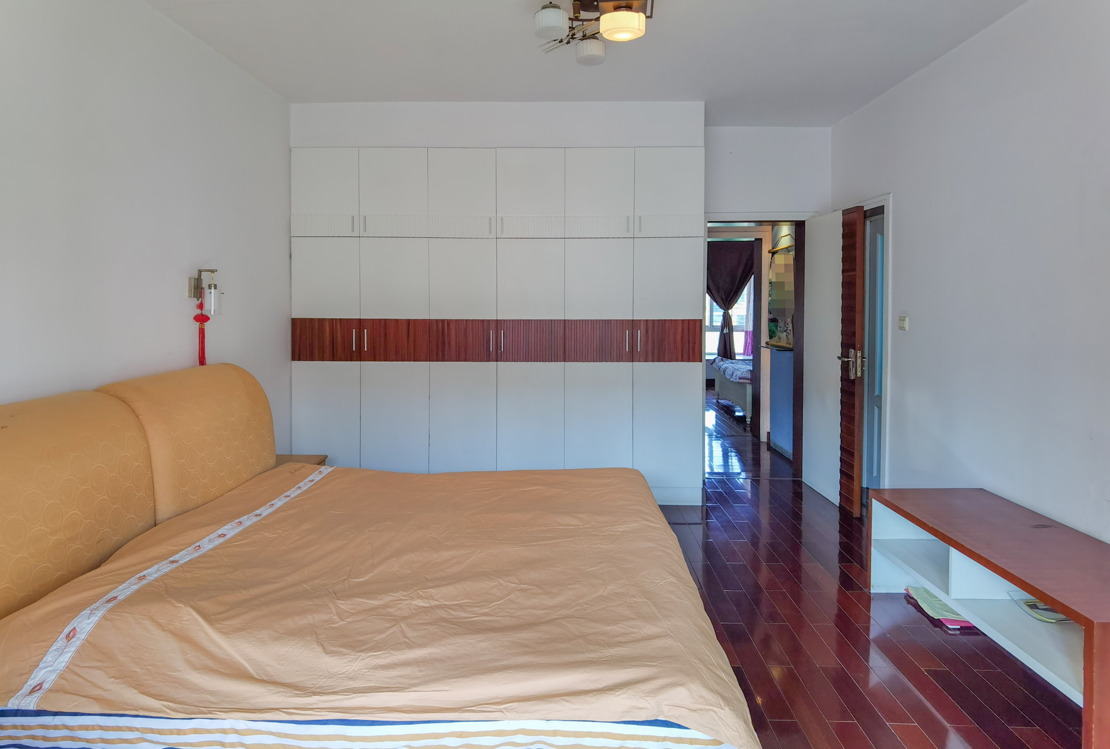 法院小区  4室2厅1卫    92.0万 法院小区  4室2厅1卫    92.0万客厅