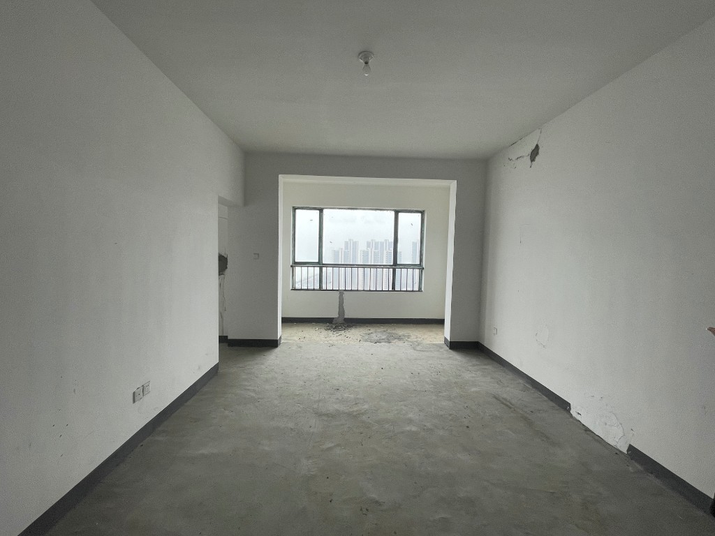 金水湾 4室2厅2卫 109.0万 金水湾 4室2厅2卫 109.0万客厅