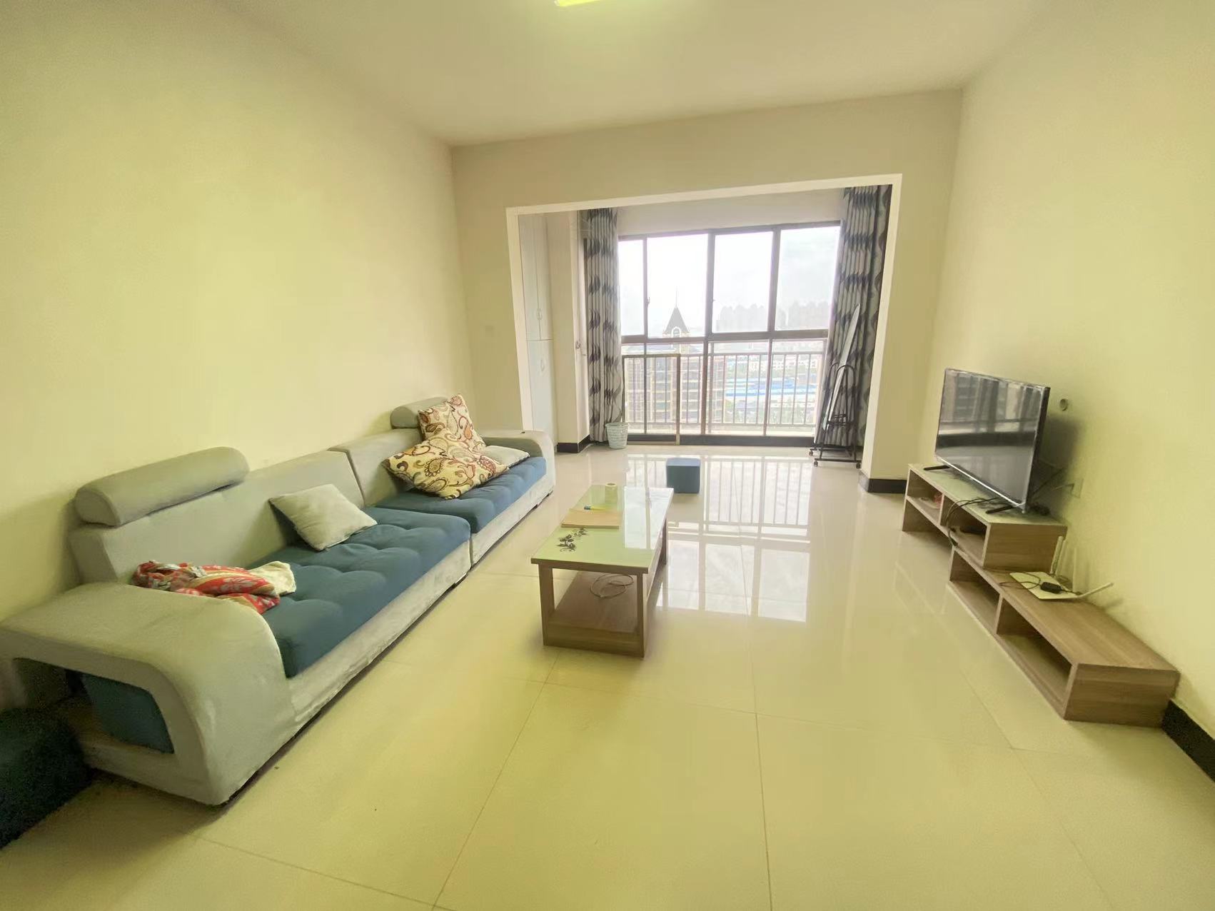 奥园广场 3室2厅2卫 78.0万 奥园广场 3室2厅2卫 78.0万客厅