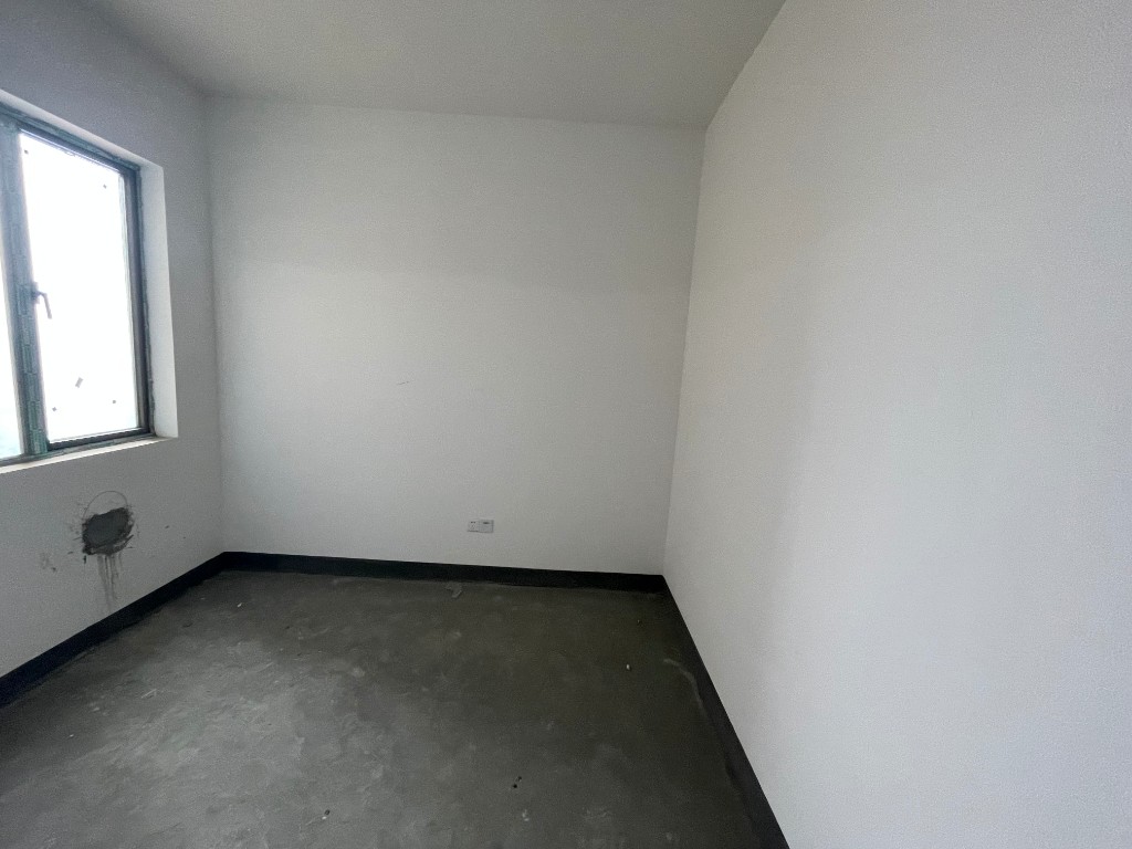 金水湾 4室2厅2卫 109.0万 金水湾 4室2厅2卫 109.0万客厅