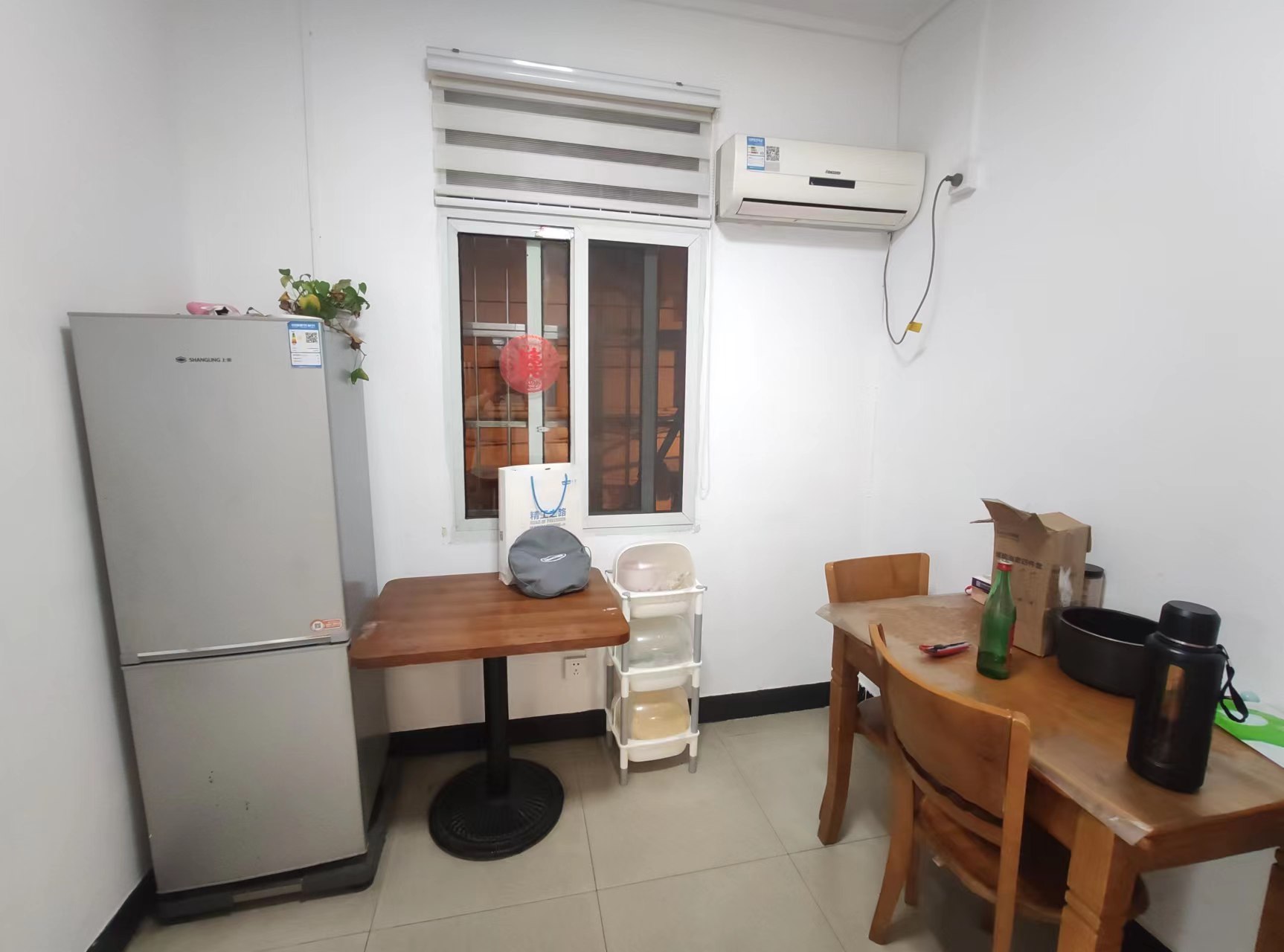 新华二村 2室1厅1卫 30.0万 新华二村 2室1厅1卫 30.0万客厅