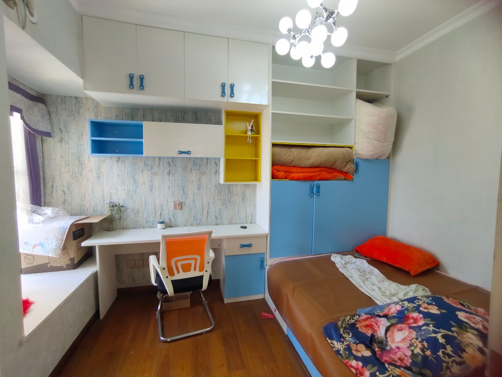 美的城四期  3室2厅2卫    61.8万 美的城四期  3室2厅2卫    61.8万客厅