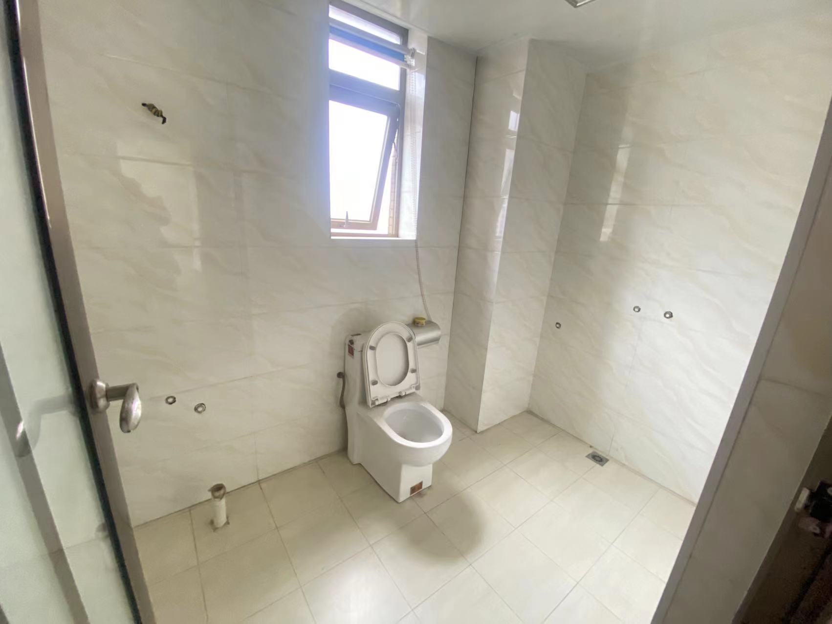 奥园广场 3室2厅2卫 78.0万 奥园广场 3室2厅2卫 78.0万客厅