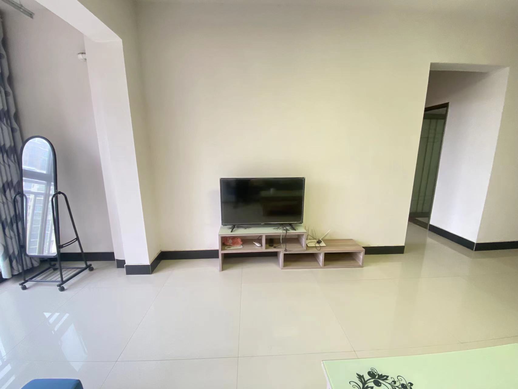 奥园广场 3室2厅2卫 78.0万 奥园广场 3室2厅2卫 78.0万客厅