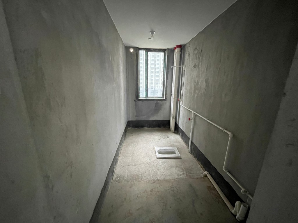 金水湾 4室2厅2卫 109.0万 金水湾 4室2厅2卫 109.0万客厅