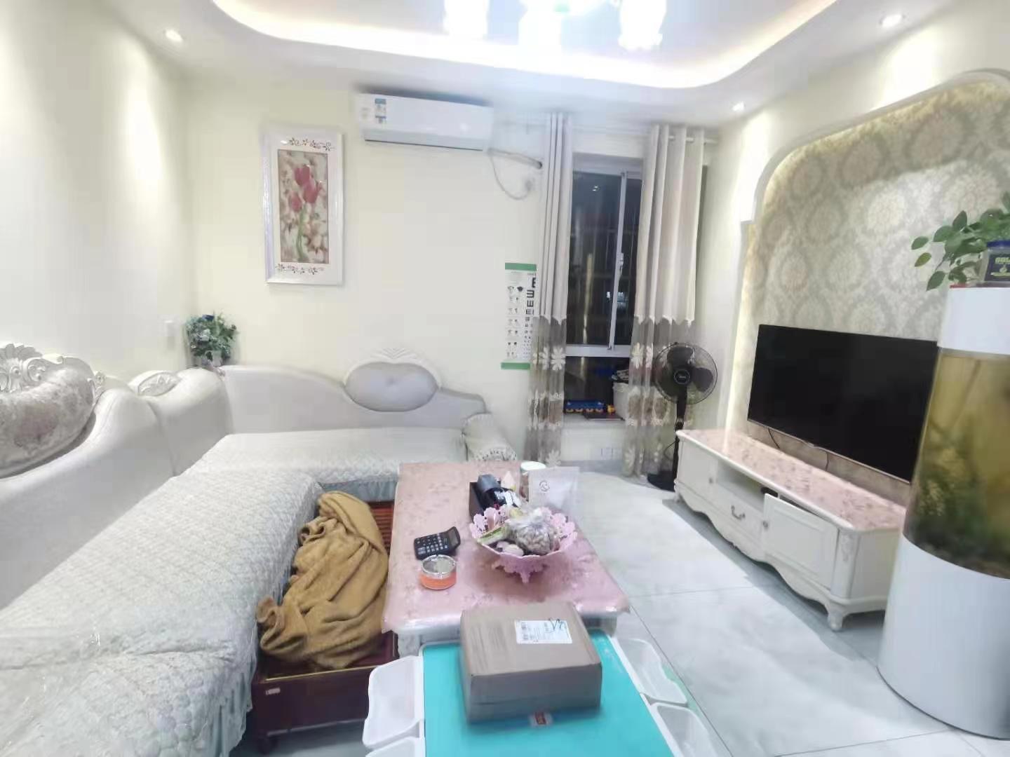 圣华名城建设北路110号 2室2厅1卫 27.8万 圣华名城建设北路110号 2室2厅1卫 27.8万客厅