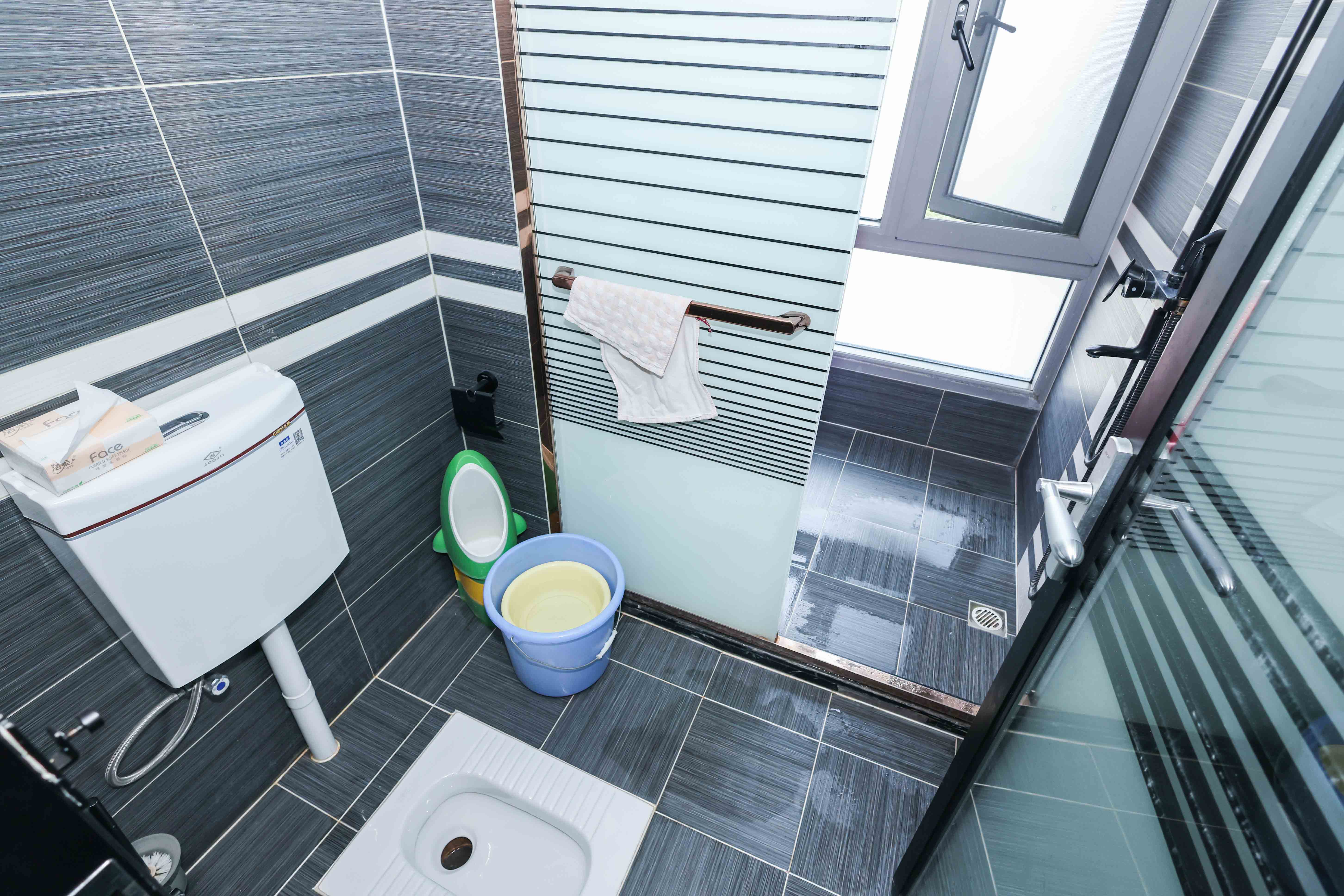 中建梅溪湖中心  4室2廳3衛(wèi)    360.0萬(wàn)衛(wèi)生間