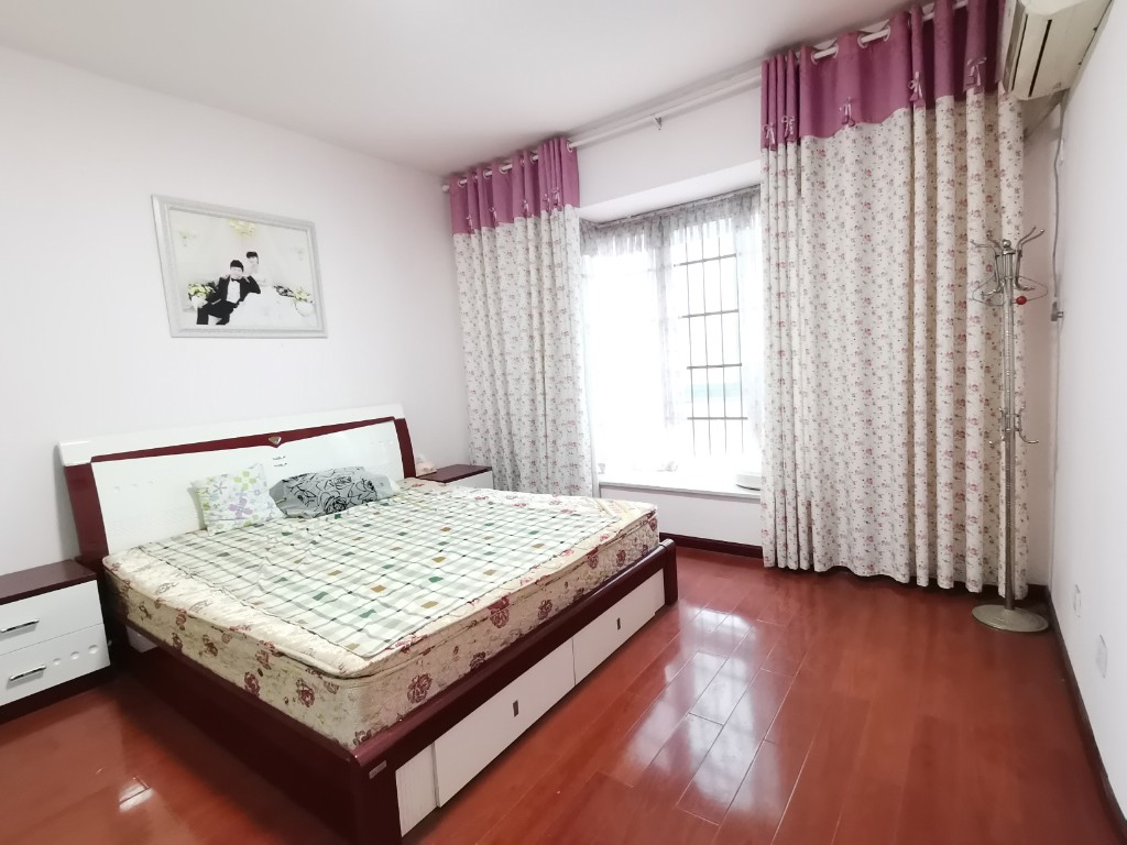 新城壹号 3室2厅2卫 52.8万 新城壹号 3室2厅2卫 52.8万客厅