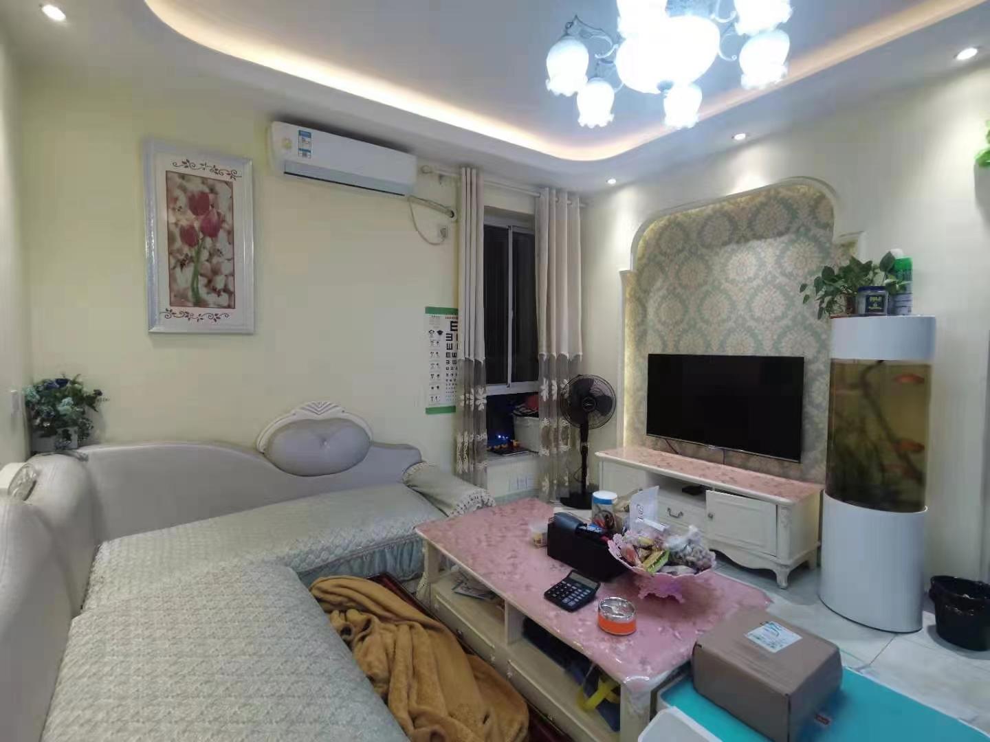 圣华名城建设北路110号 2室2厅1卫 27.8万 圣华名城建设北路110号 2室2厅1卫 27.8万客厅