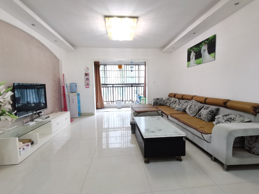 新城壹号 3室2厅2卫 52.8万 新城壹号 3室2厅2卫 52.8万客厅