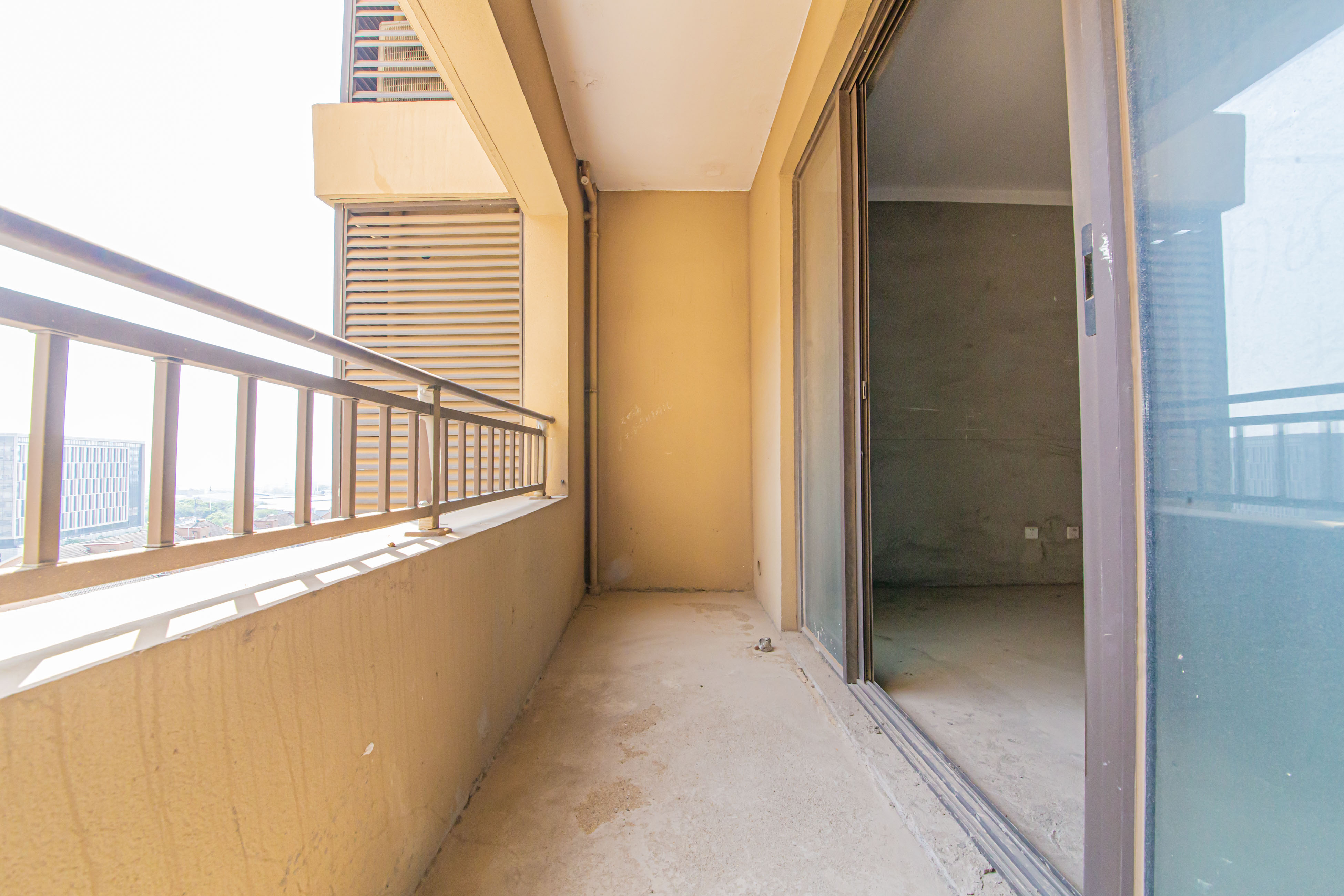 北辰中央公园B区  4室2厅2卫    138.0万客厅