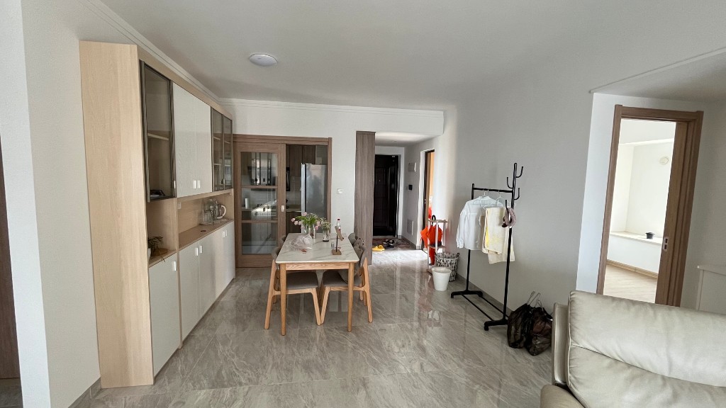 东部美的城 4室2厅2卫 108.0万 东部美的城 4室2厅2卫 108.0万客厅