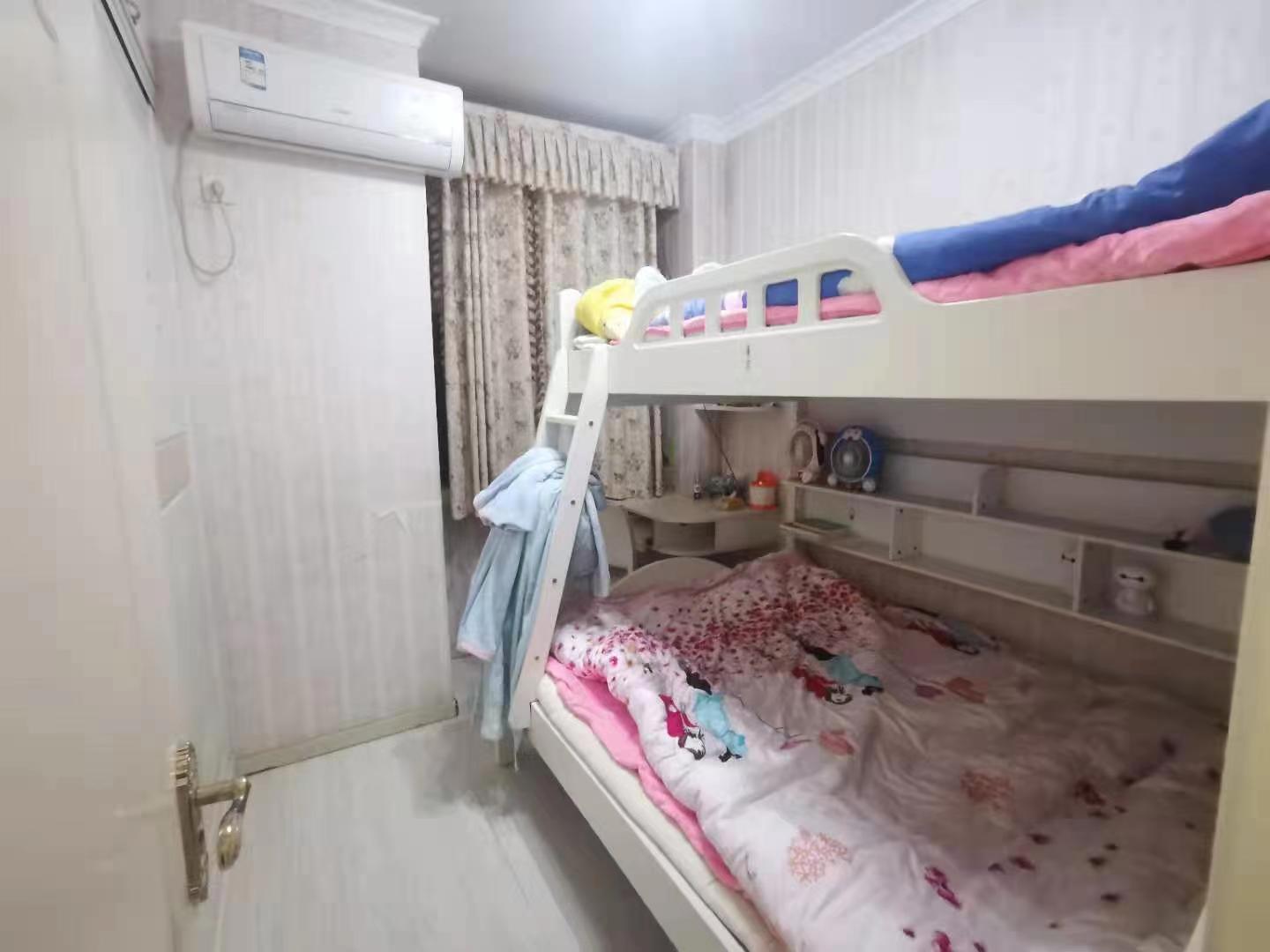 圣华名城建设北路110号 2室2厅1卫 27.8万 圣华名城建设北路110号 2室2厅1卫 27.8万客厅