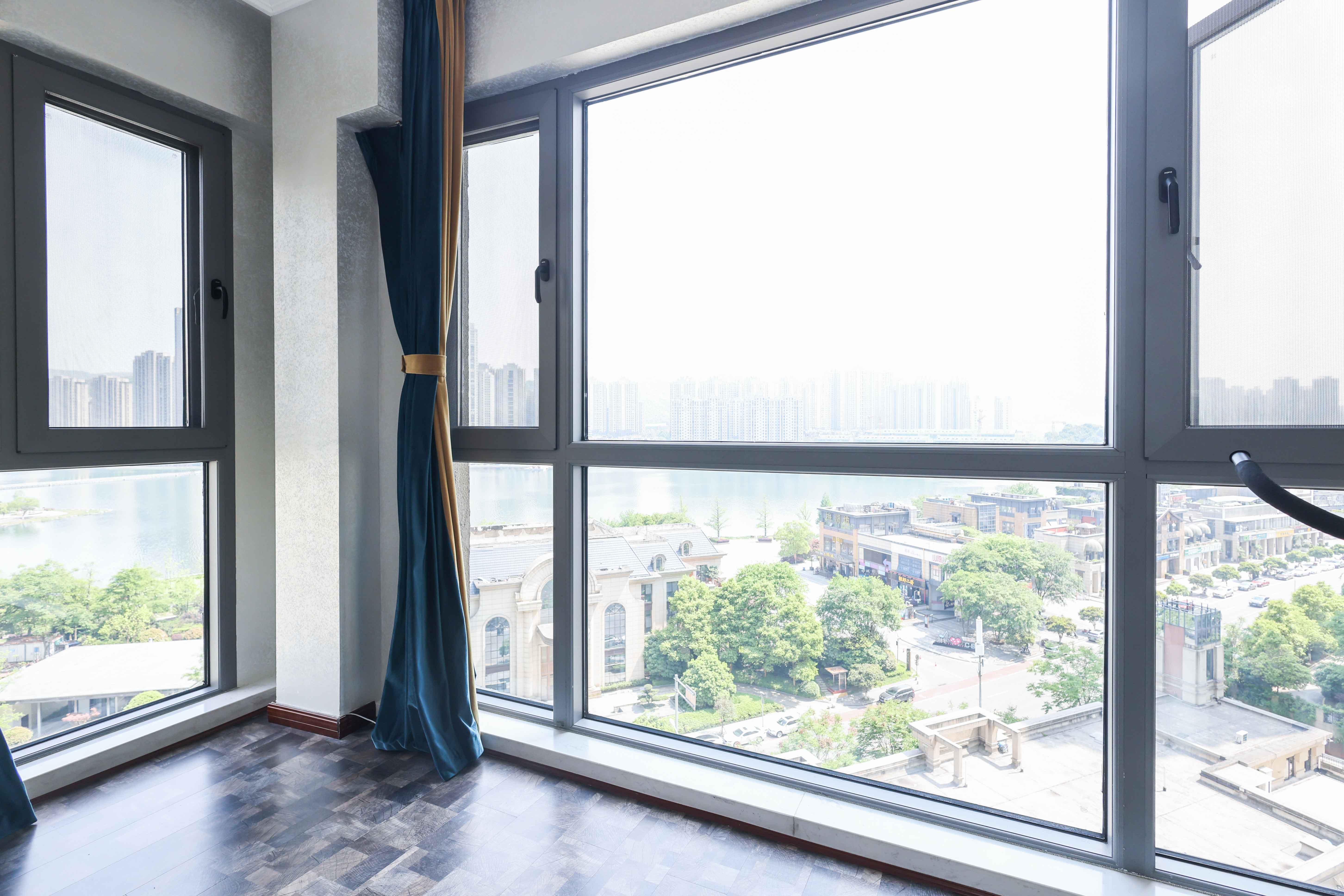 中建梅溪湖中心  4室2廳3衛(wèi)    360.0萬(wàn)陽(yáng)臺(tái)