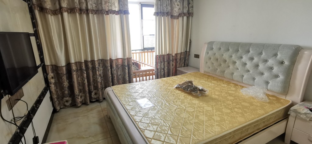 佳兆业金域天下三期 2室2厅1卫 35.0万 佳兆业金域天下三期 2室2厅1卫 35.0万客厅