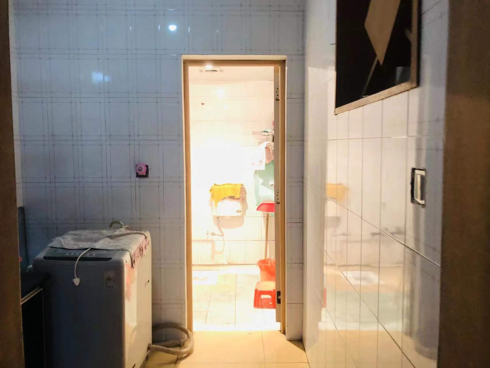 合泰小区  3室2厅1卫    60.0万 合泰小区  3室2厅1卫    60.0万客厅