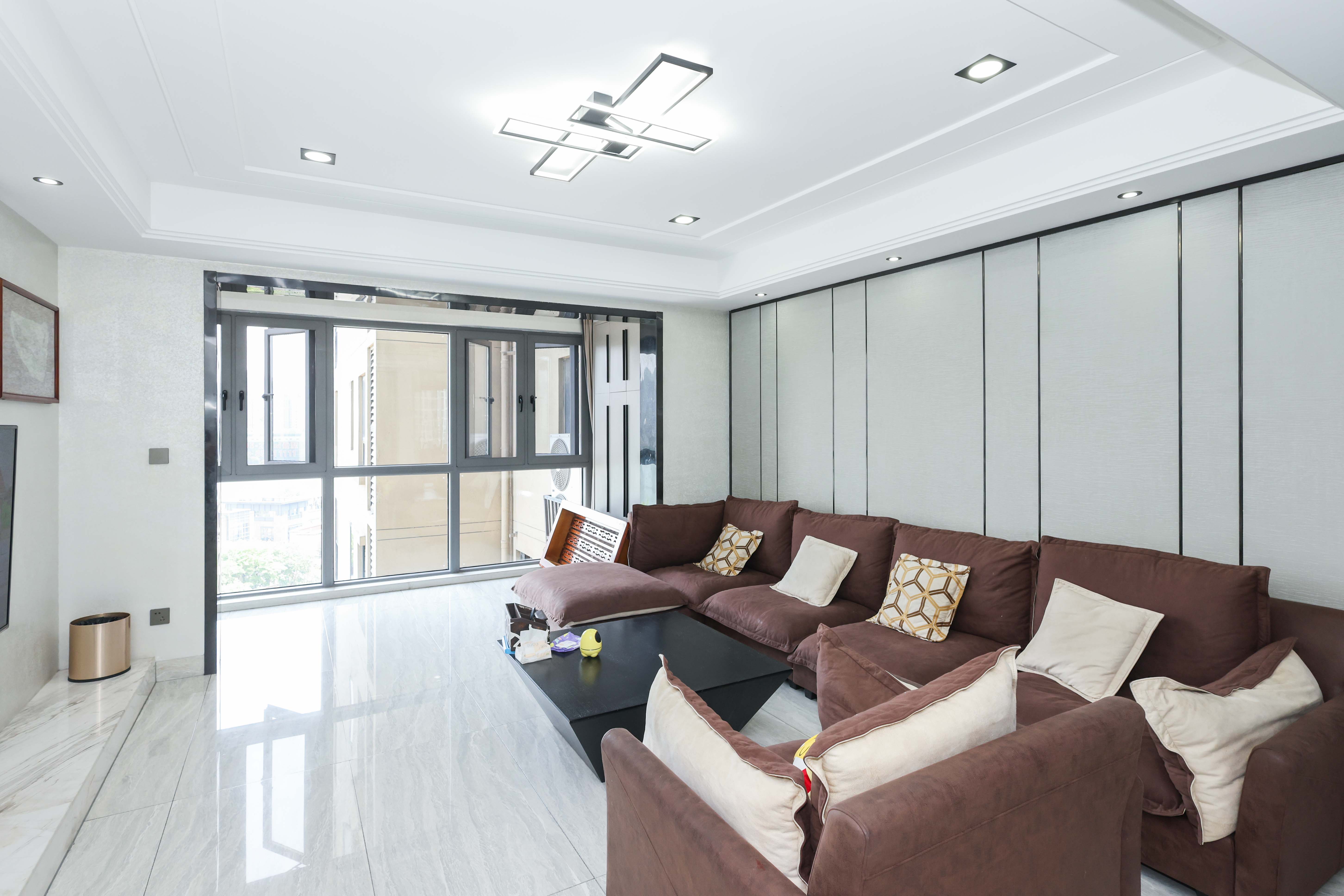 中建梅溪湖中心  4室2廳3衛(wèi)    360.0萬(wàn)客廳