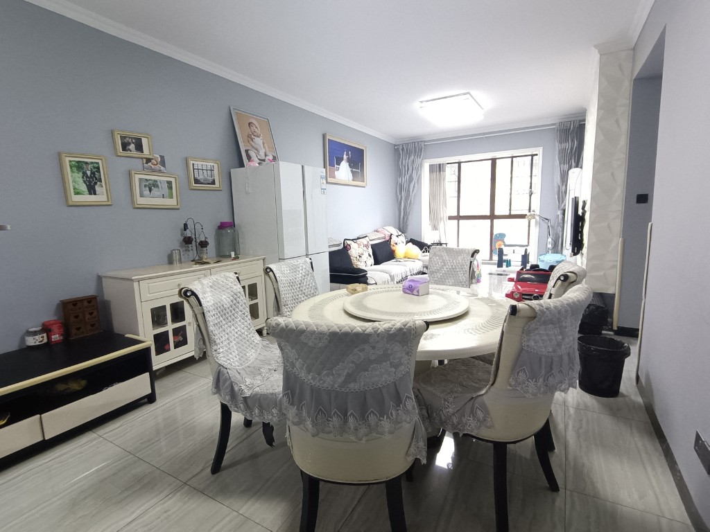 福鑫南郡  3室2厅1卫    65.0万 福鑫南郡  3室2厅1卫    65.0万客厅