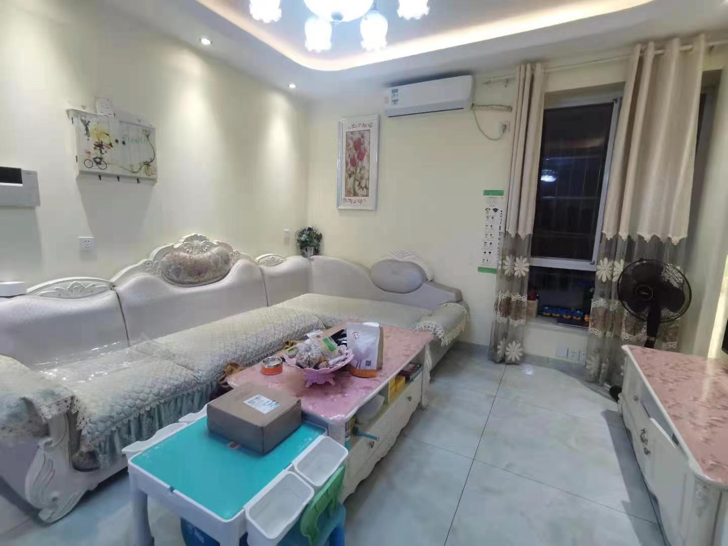 圣华名城建设北路110号 2室2厅1卫 27.8万 圣华名城建设北路110号 2室2厅1卫 27.8万客厅