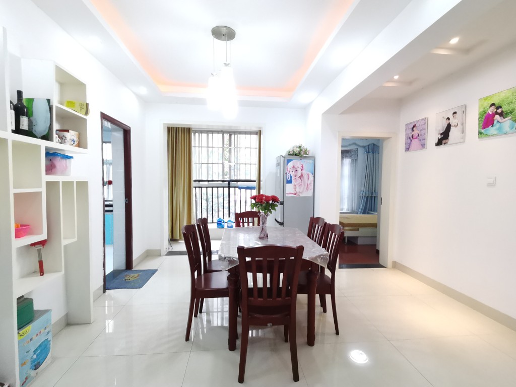 新城壹号 3室2厅2卫 52.8万 新城壹号 3室2厅2卫 52.8万客厅