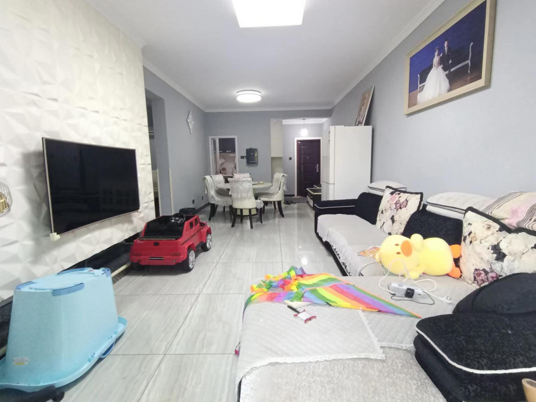 福鑫南郡  3室2厅1卫    65.0万 福鑫南郡  3室2厅1卫    65.0万客厅