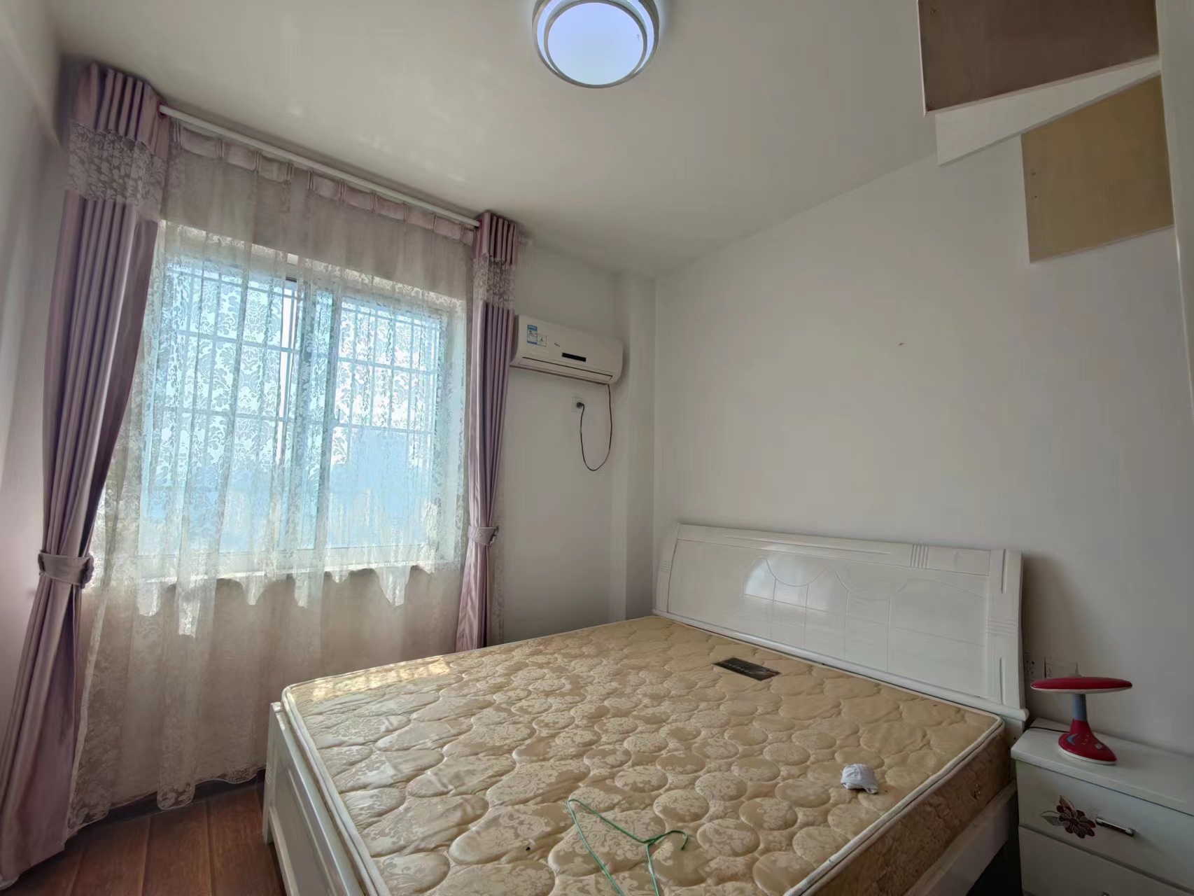 建设南路散盘 3室2厅1卫 40.0万 建设南路散盘 3室2厅1卫 40.0万客厅