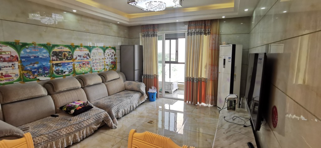 佳兆业金域天下三期 2室2厅1卫 35.0万 佳兆业金域天下三期 2室2厅1卫 35.0万客厅