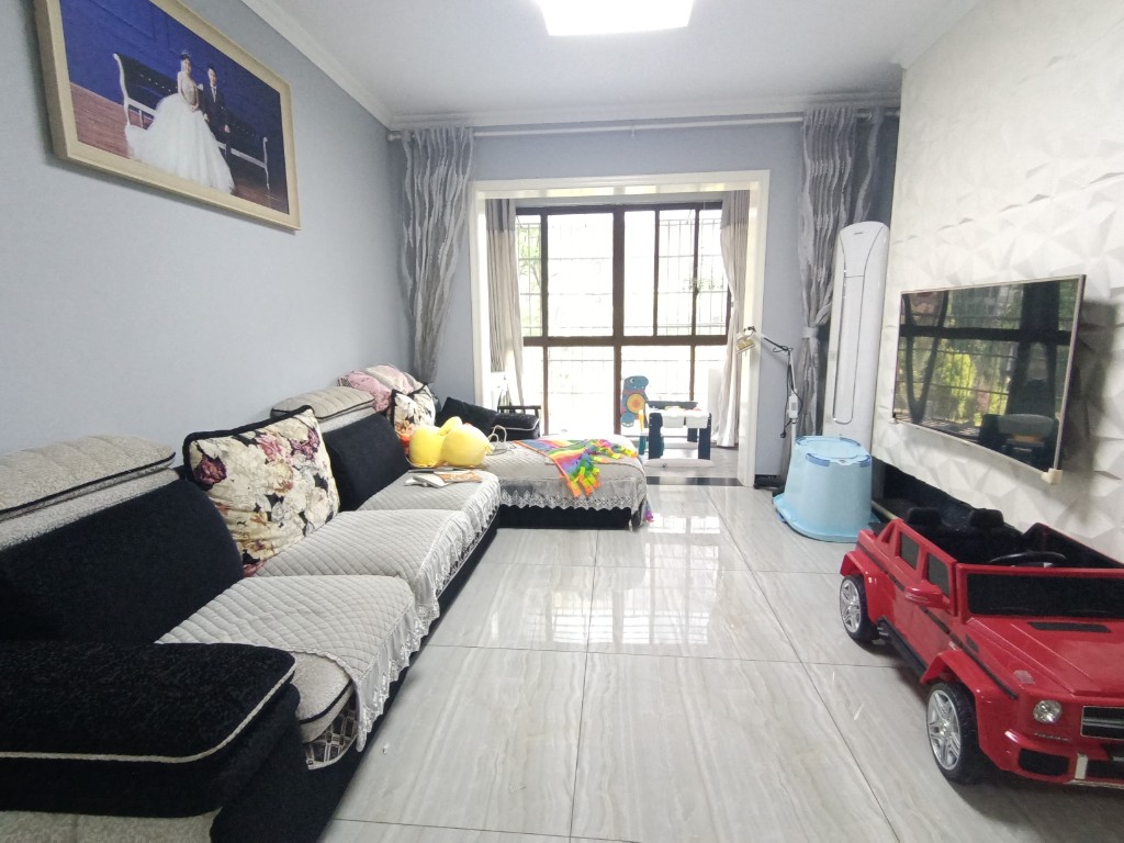 福鑫南郡  3室2厅1卫    65.0万 福鑫南郡  3室2厅1卫    65.0万客厅