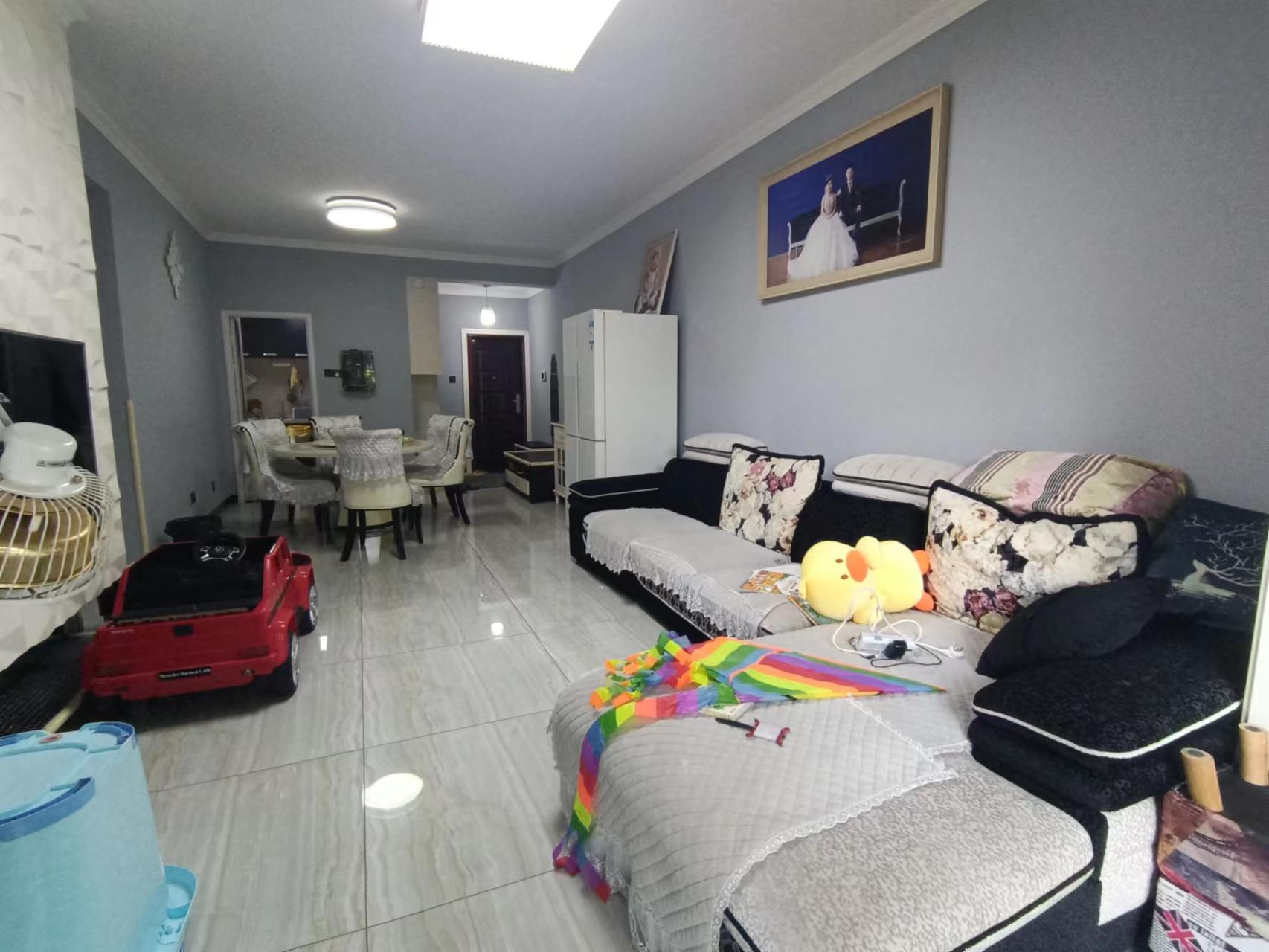 福鑫南郡  3室2厅1卫    65.0万 福鑫南郡  3室2厅1卫    65.0万客厅