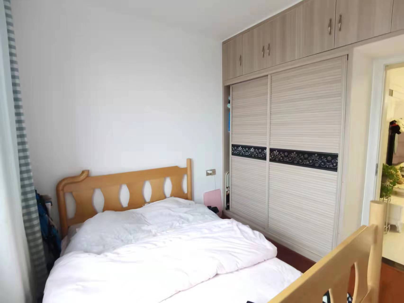 岭秀天下  2室2厅1卫    47.8万 岭秀天下  2室2厅1卫    47.8万客厅